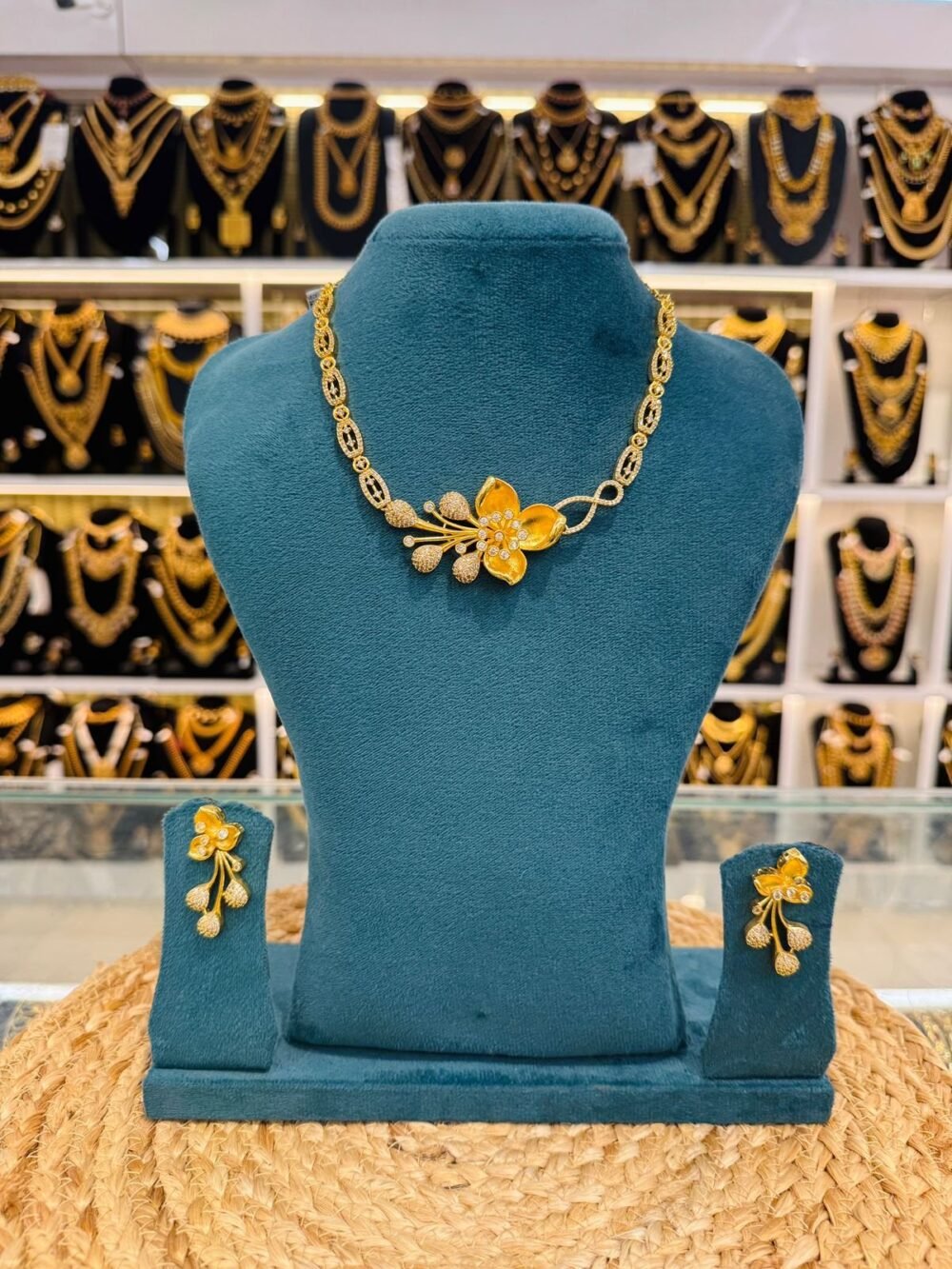 Gold plated AD stones short necklace with earrings(0037)
