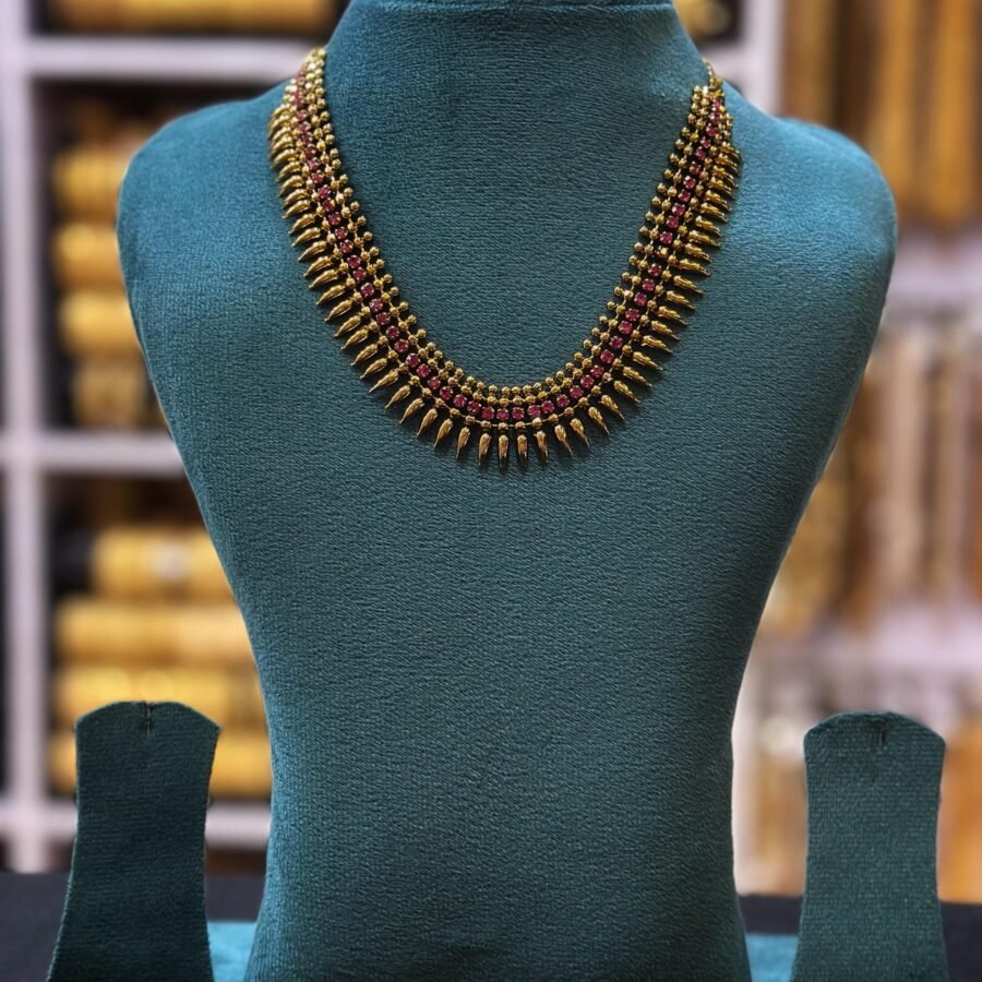 Gold plated antique finish Kerala traditional mullamutta necklace with Ruby stones(00119)