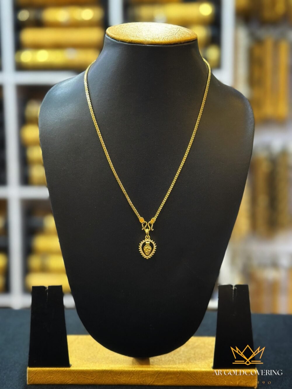 Gold plated 18inches chain with Diamond lookalike Thali(0062)