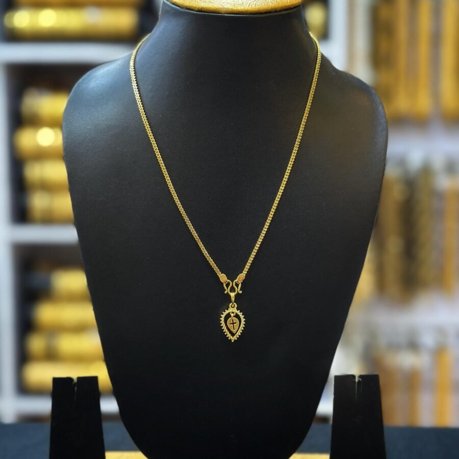 Gold plated 18inches chain with Diamond lookalike Thali