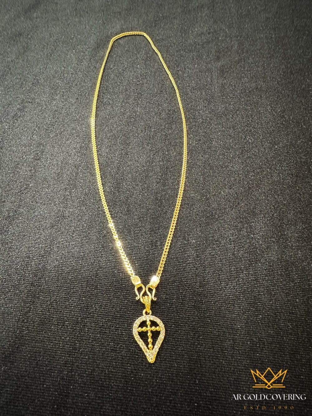 Gold plated 18inches chain with Diamond lookalike Thali(0063)