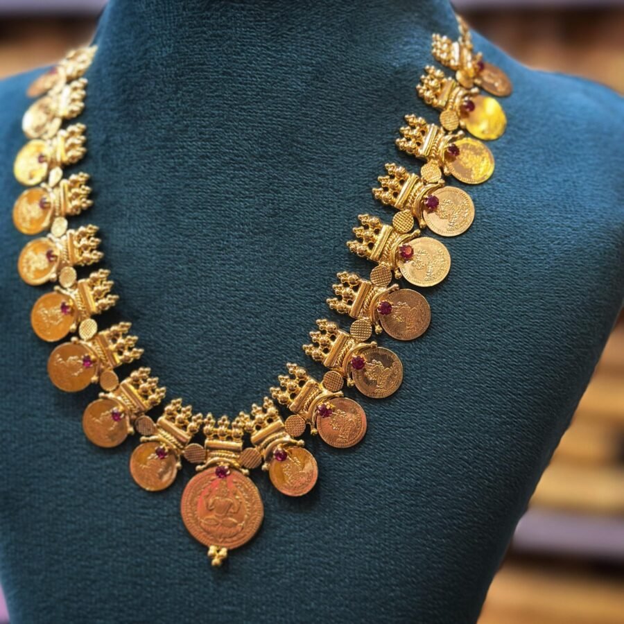 Gold plated Lekshmi kassu necklace with Ruby stones(00129)