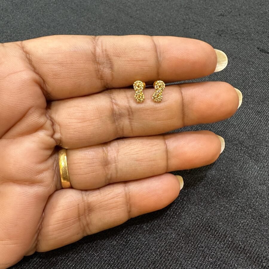 Gold plated Diamond lookalike Nosepin (00254)