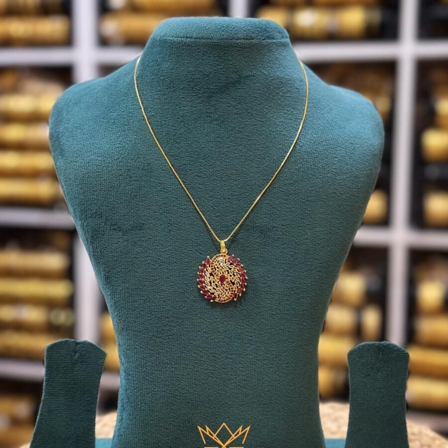 Gold plated Diamond lookalike pendant with 18inches box chain (00268)