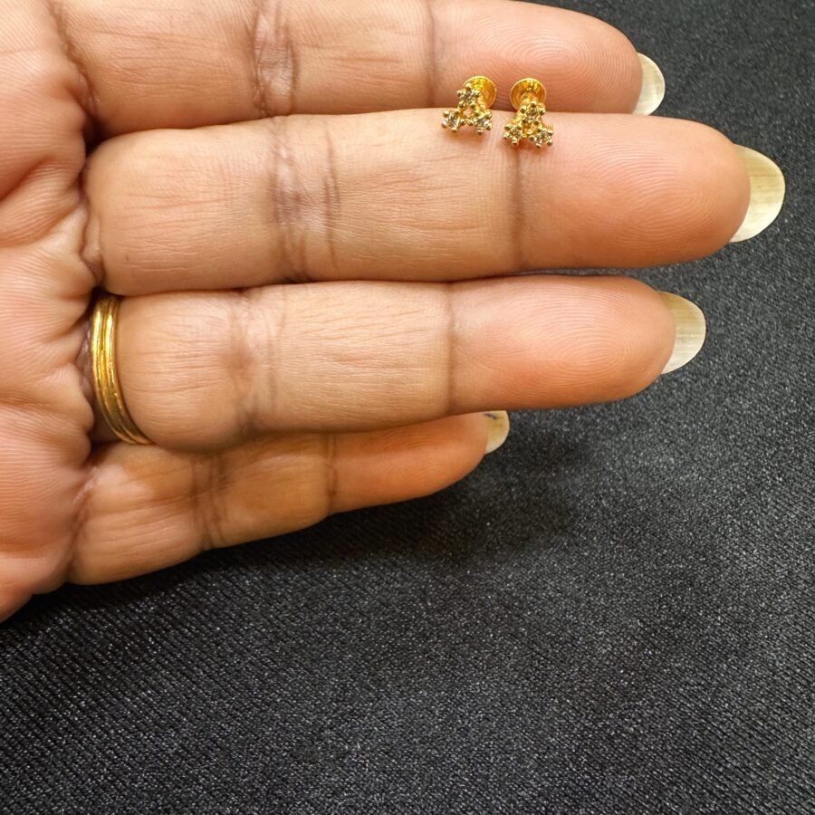 Gold plated Diamond lookalike Nosepin (00267)